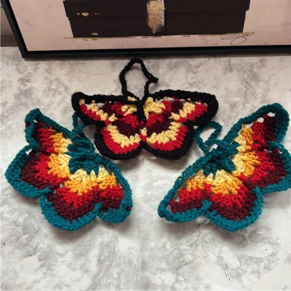 2 Colorful Crochet Butterfly Random colors - Picture 2 of 11